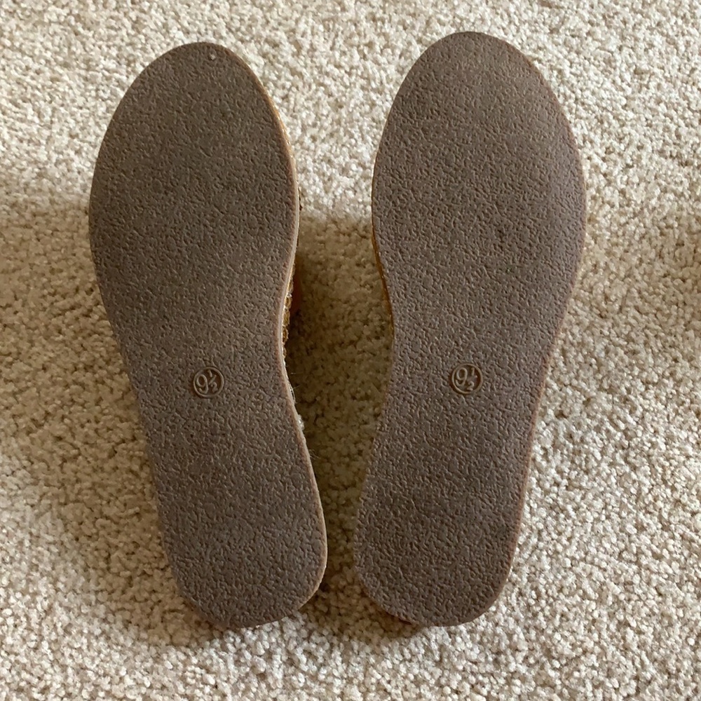 Universal Thread Sandals - Picture 6 of 6